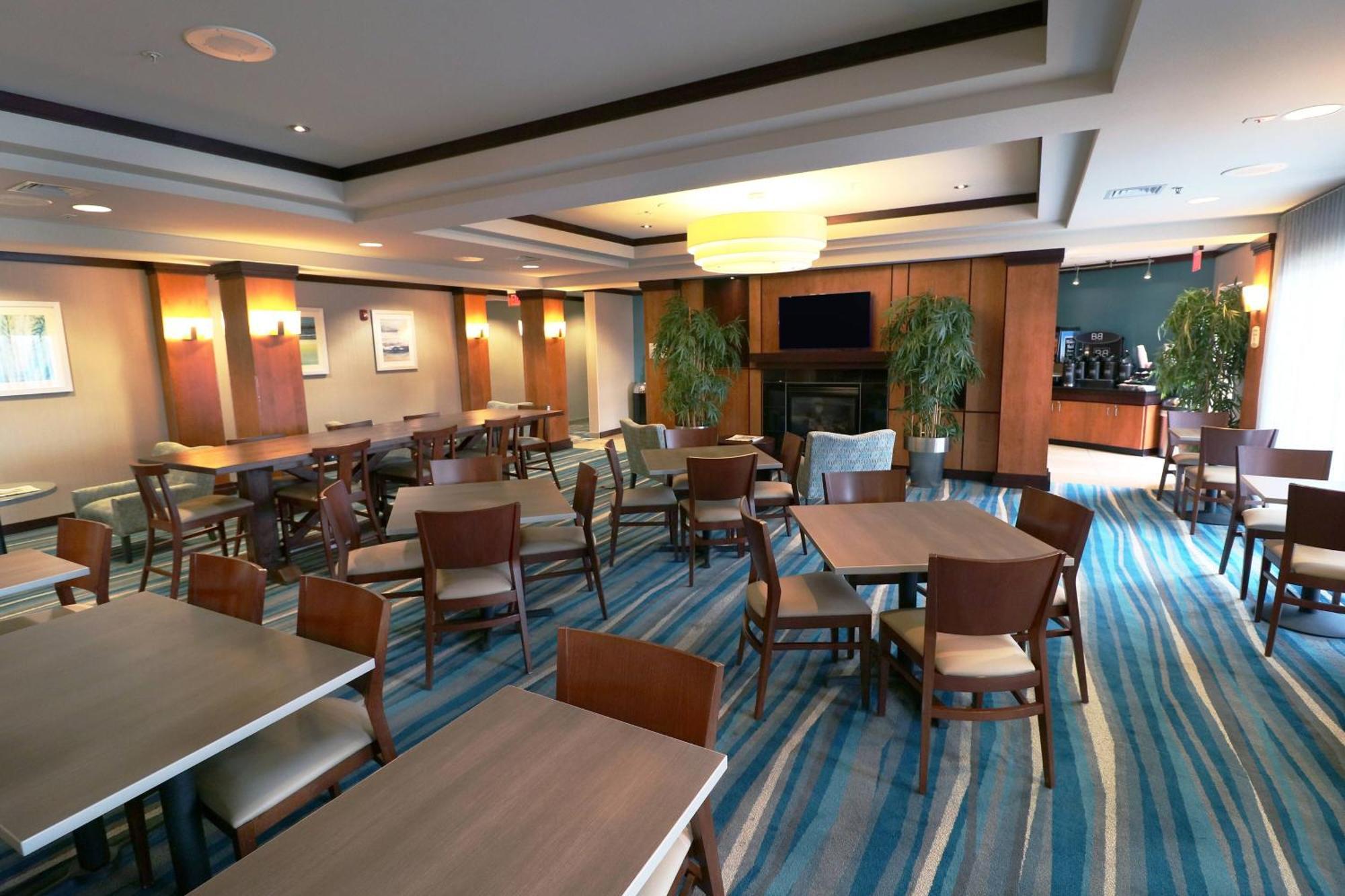 Fairfield Inn & Suites Des Moines Airport Exterior photo